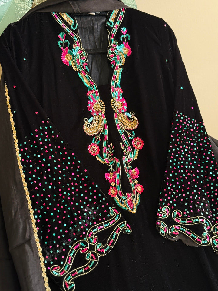 HANDWORK EMBROIDERED VELVET KAFTAN SFKF01