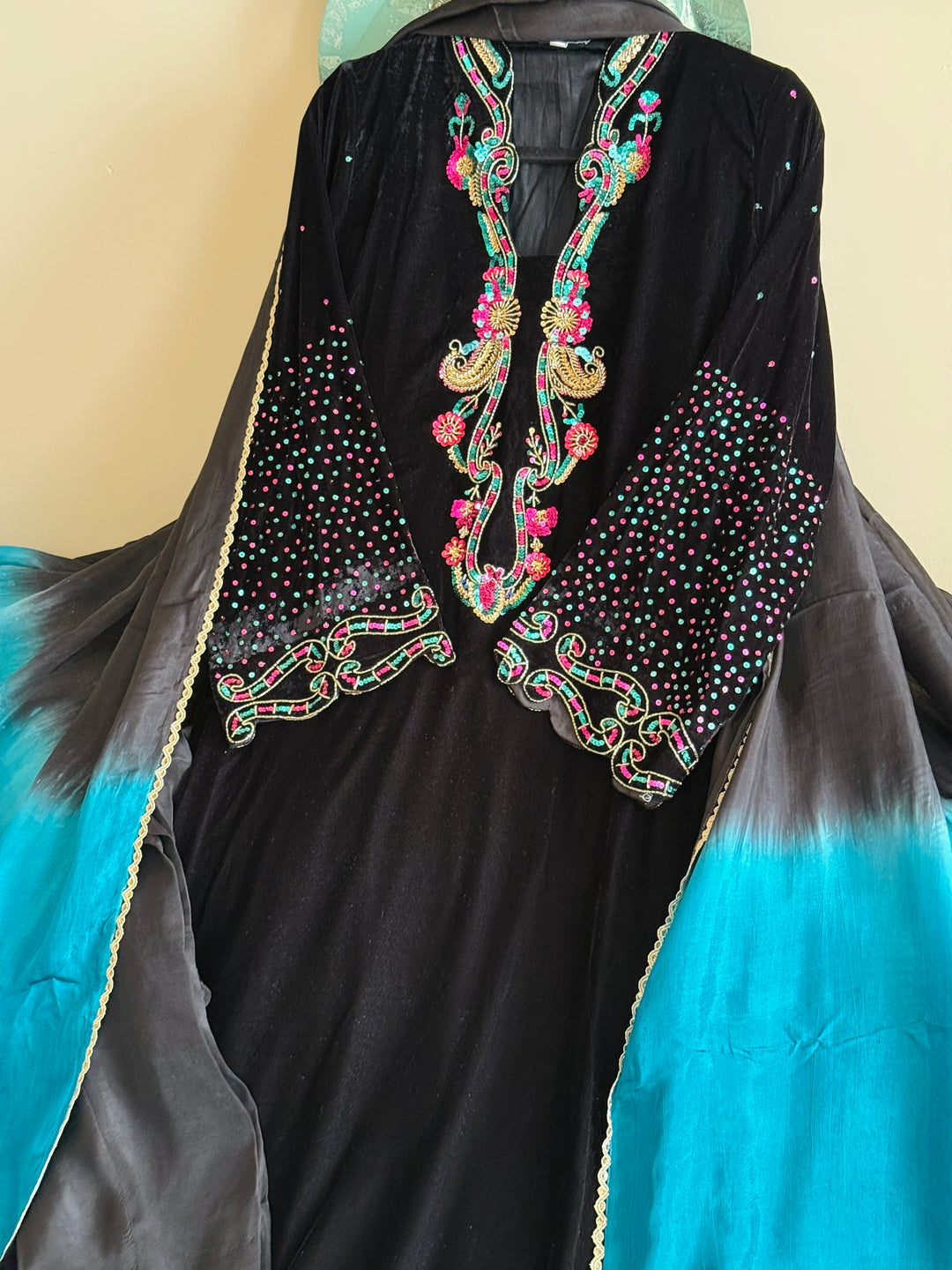 HANDWORK EMBROIDERED VELVET KAFTAN SFKF01