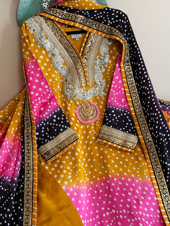 PURE SILK CHUNRI SUIT(CUSTOM SERIES) SFCH05