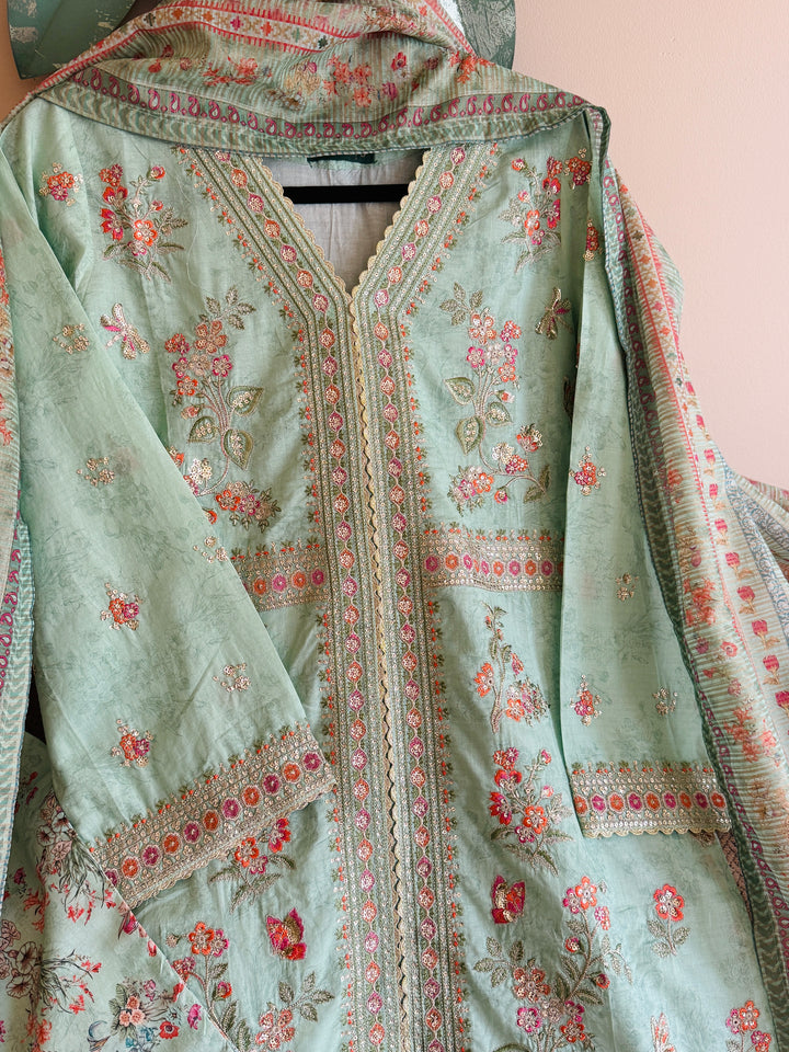 EMBROIDERED CASUAL WEAR LAWN 3-PC SUITS CWSF34