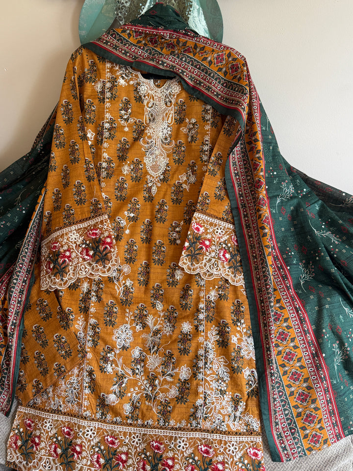 EMBROIDERED CASUAL WEAR LAWN 3-PC SUITS CWSF20