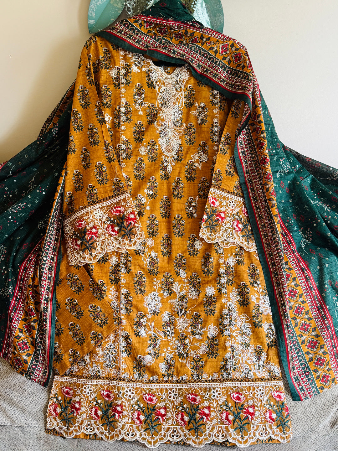 EMBROIDERED CASUAL WEAR LAWN 3-PC SUITS CWSF20