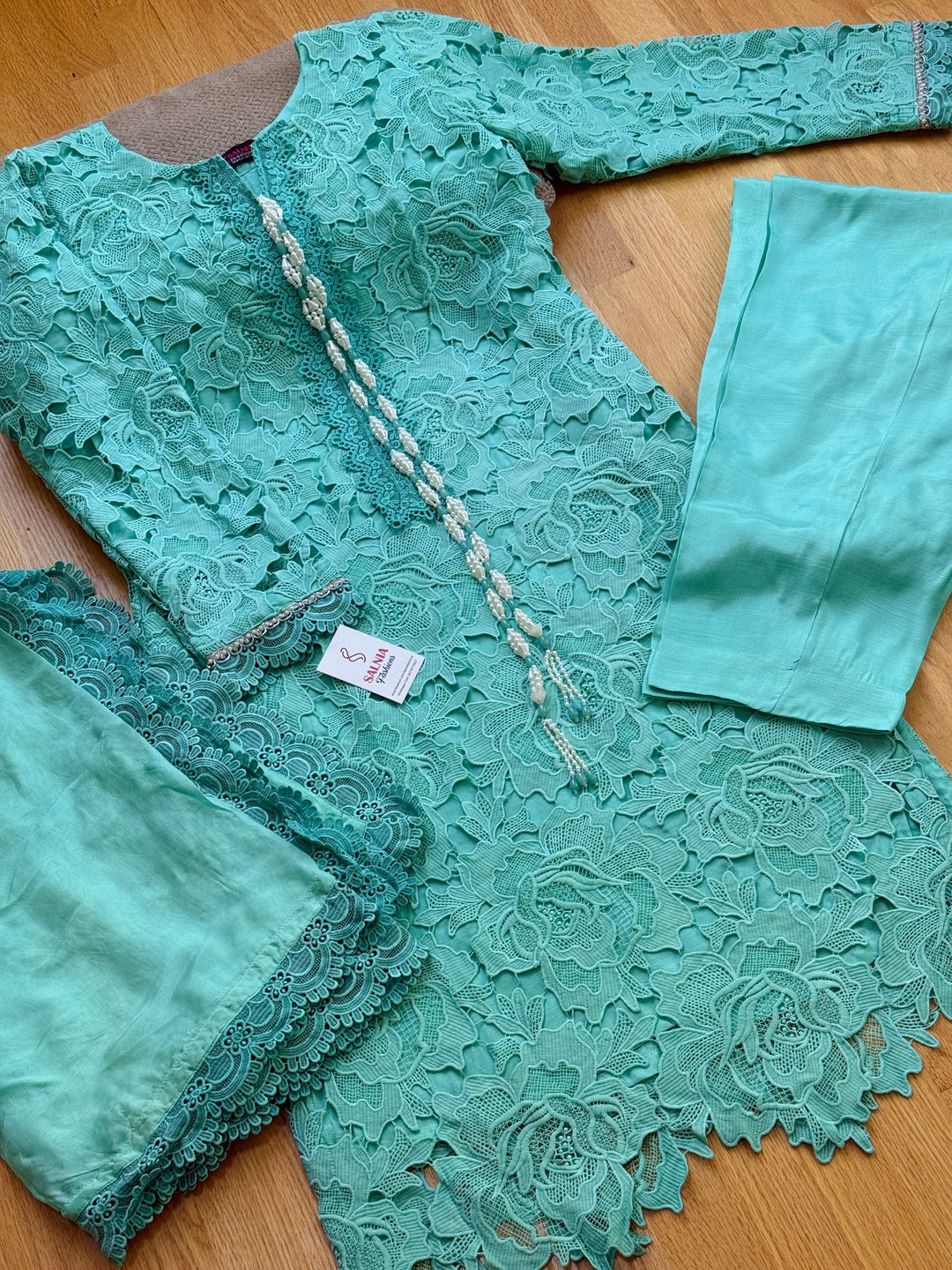 CUTWORK EMBROIDERED SUIT SCST17