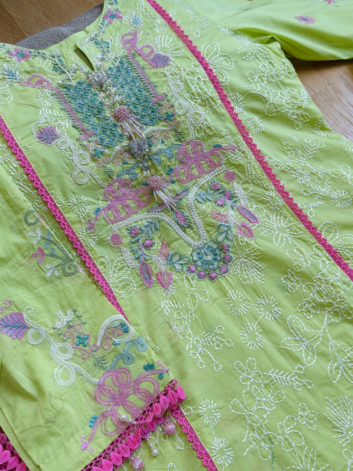 ANSAB JAHANGIR ZOHA LUXURY LAWN LOTUS POD