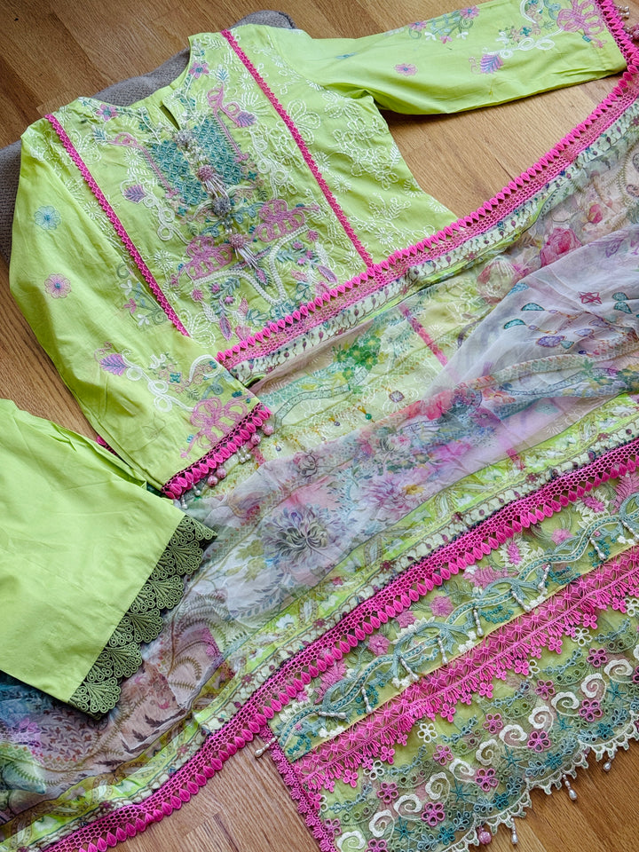 ANSAB JAHANGIR ZOHA LUXURY LAWN LOTUS POD