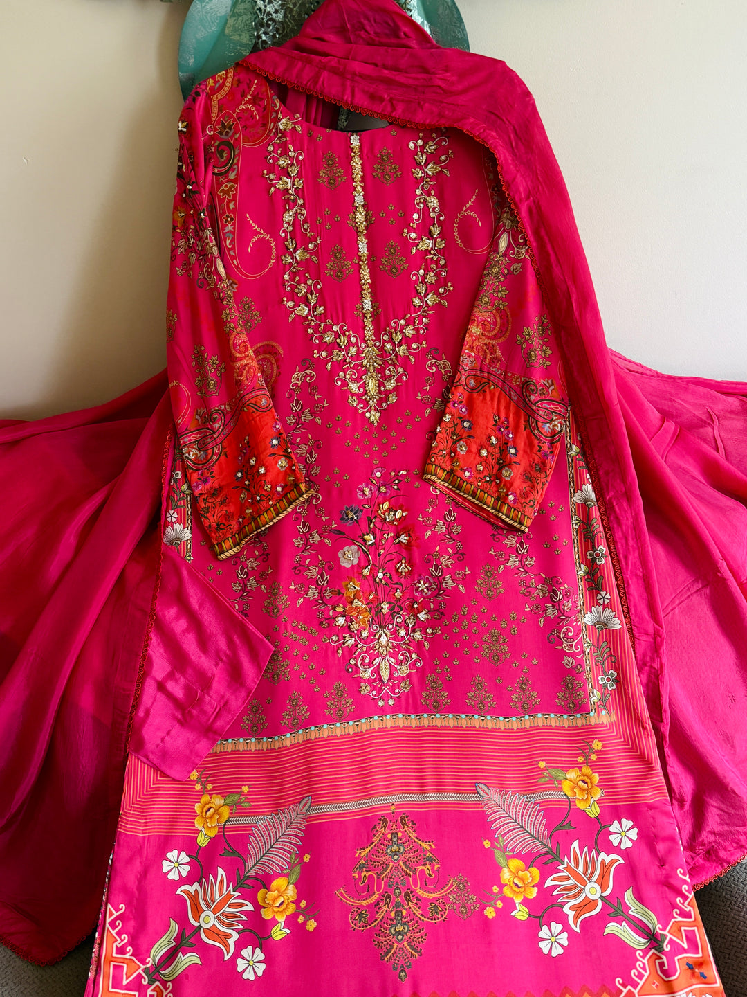 HANDWORK PURE CREPE SILK KAFTAN SET SFKF37