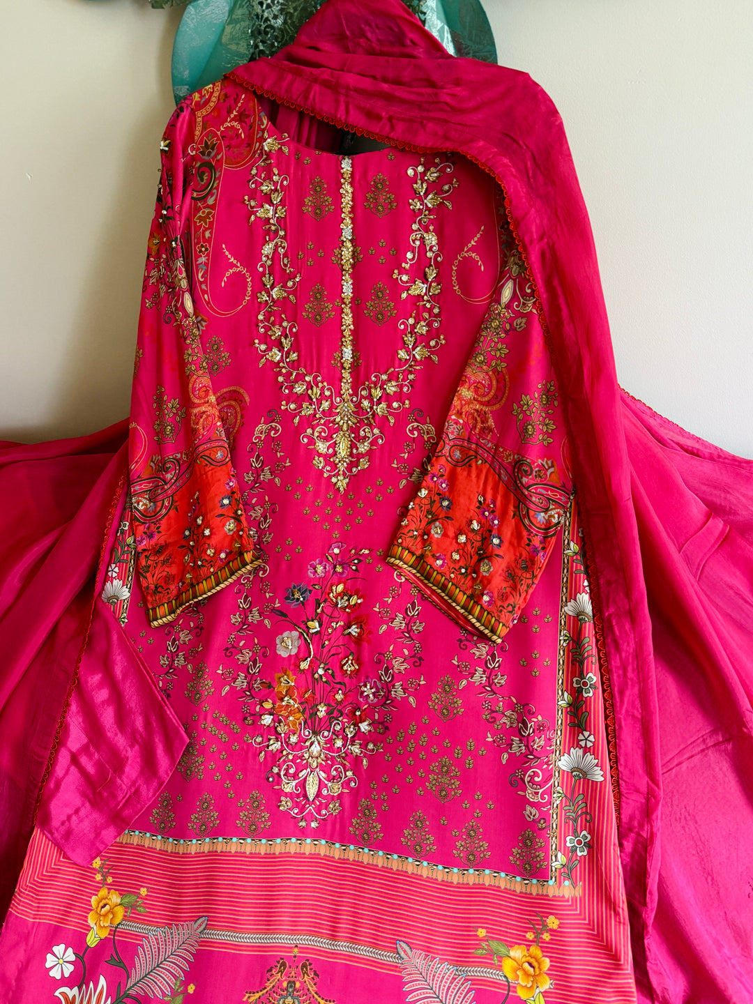 HANDWORK PURE CREPE SILK KAFTAN SET SFKF37