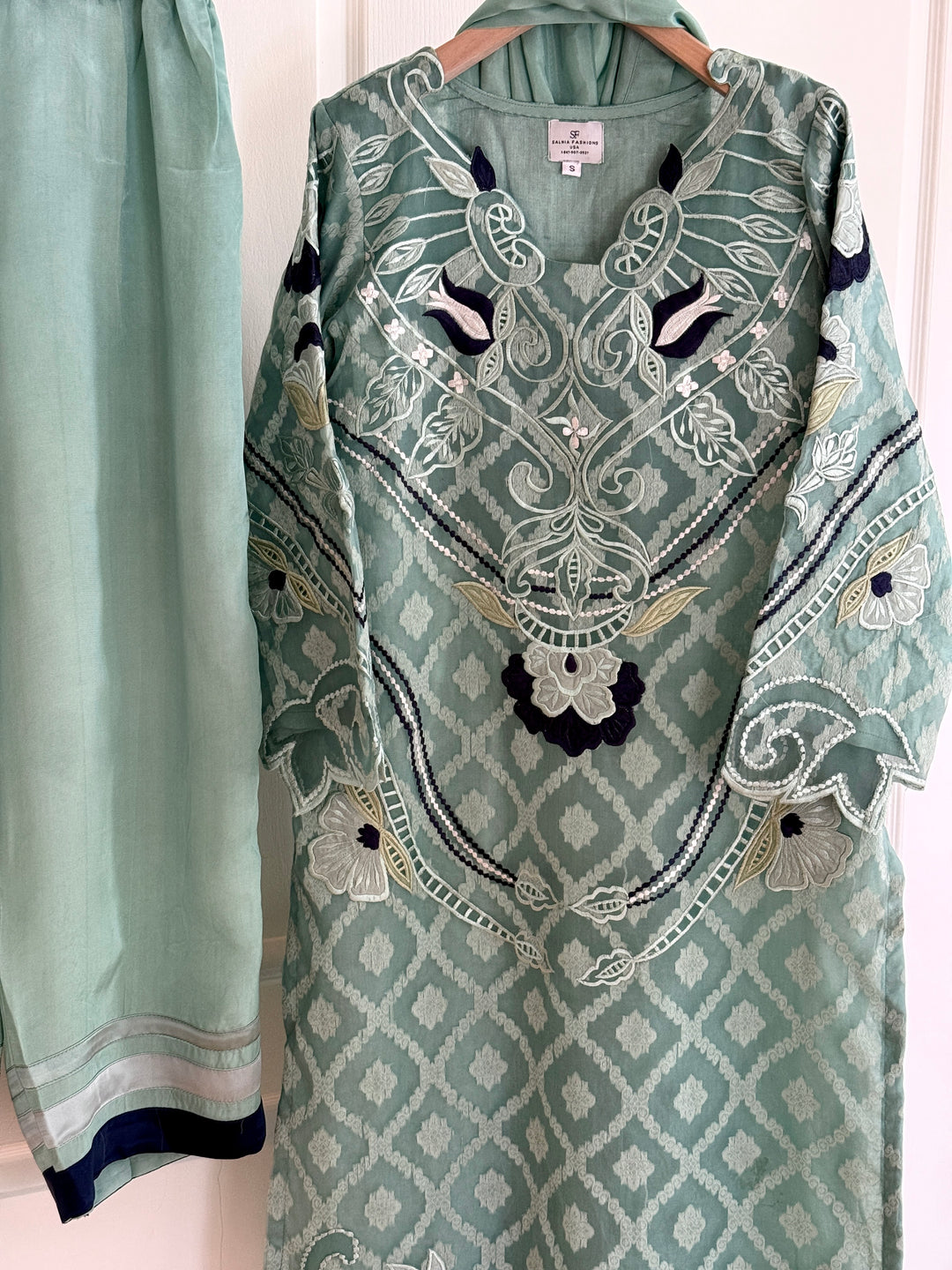 EMBROIDERED CUTWORK APPLIQUE KHAADI JAQUARD SUIT FRSH72