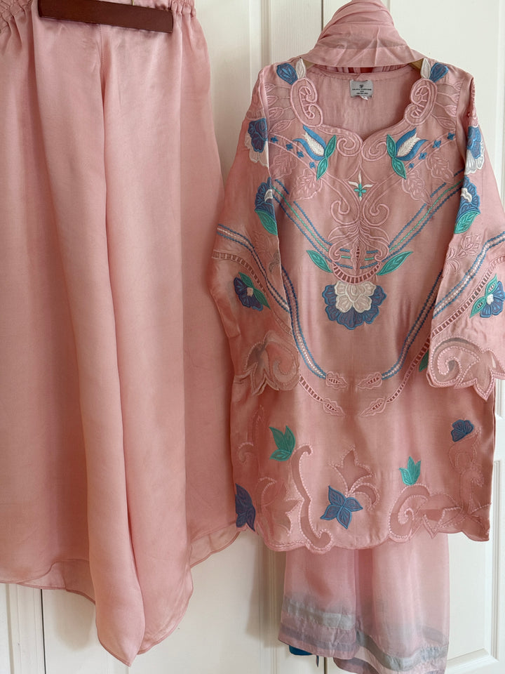 EMBROIDERED CUTWORK APPLIQUE SHEESHA SILK BOX PLEATED SUIT FRSH71