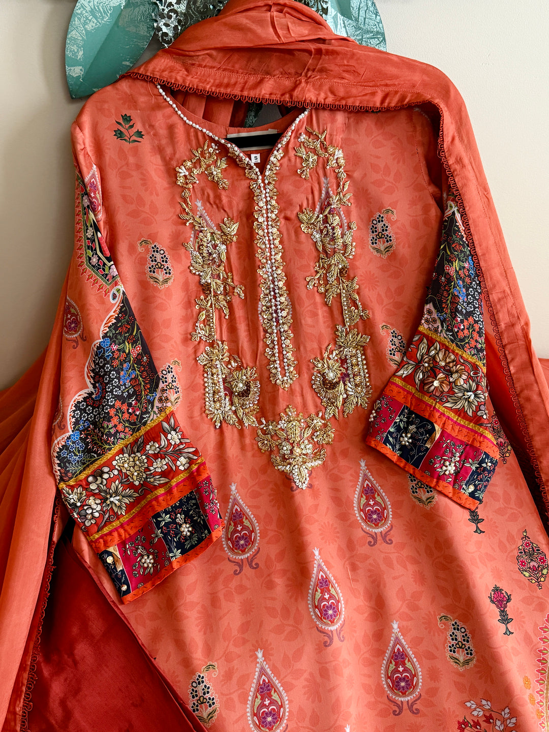 HANDWORK PURE CREPE SILK KAFTAN SET SFKF38