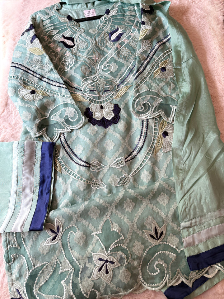 EMBROIDERED CUTWORK APPLIQUE KHAADI JAQUARD SUIT FRSH72