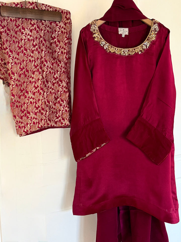 HANDWORK SHEESHA SILK PARTYWEAR SUIT CSPW01