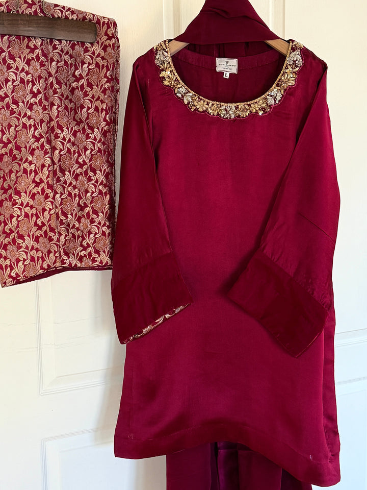 HANDWORK SHEESHA SILK PARTYWEAR SUIT CSPW01