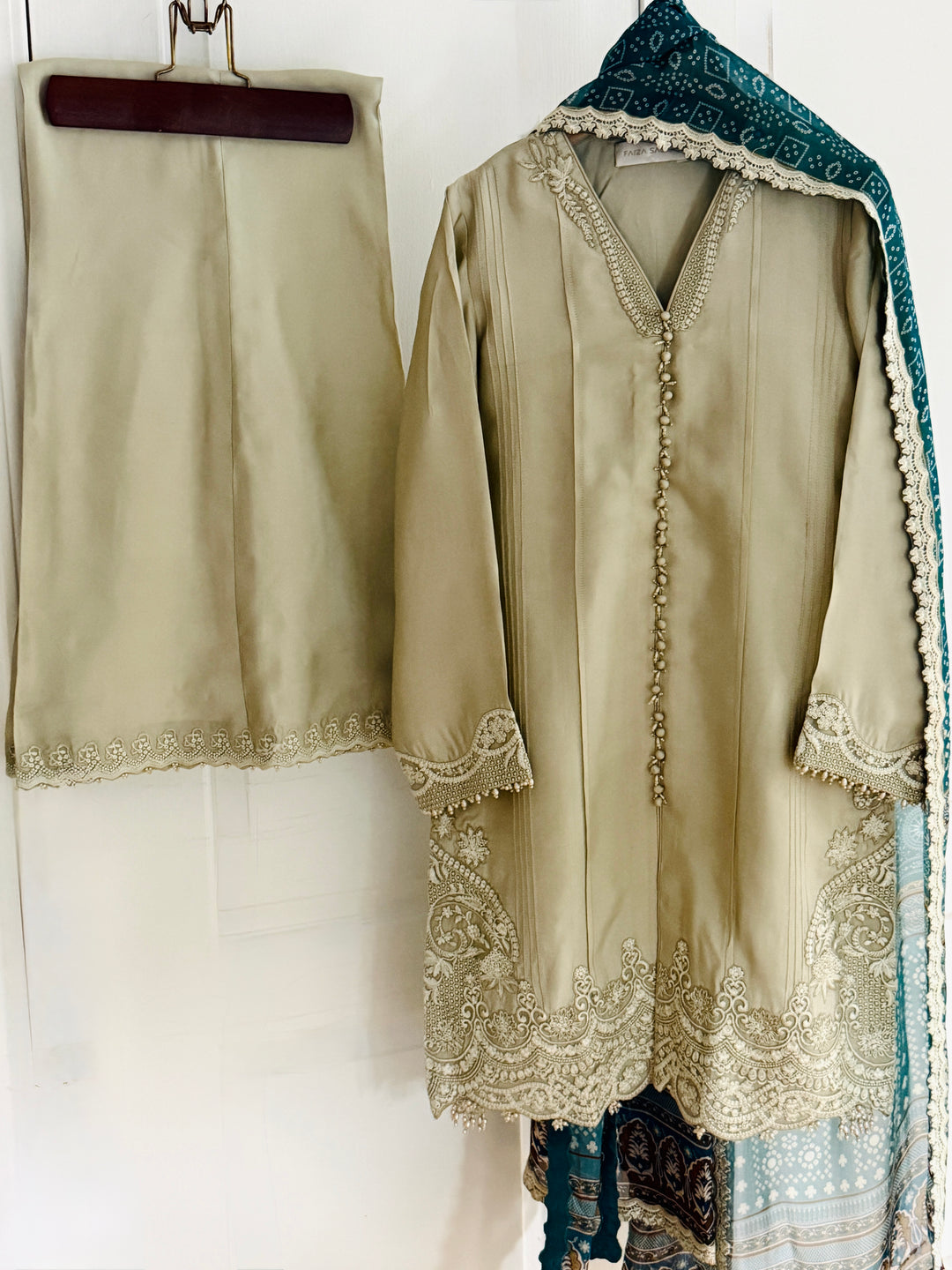 FAIZA SAQLAIN LUXE SILK EIDT RIMAAS