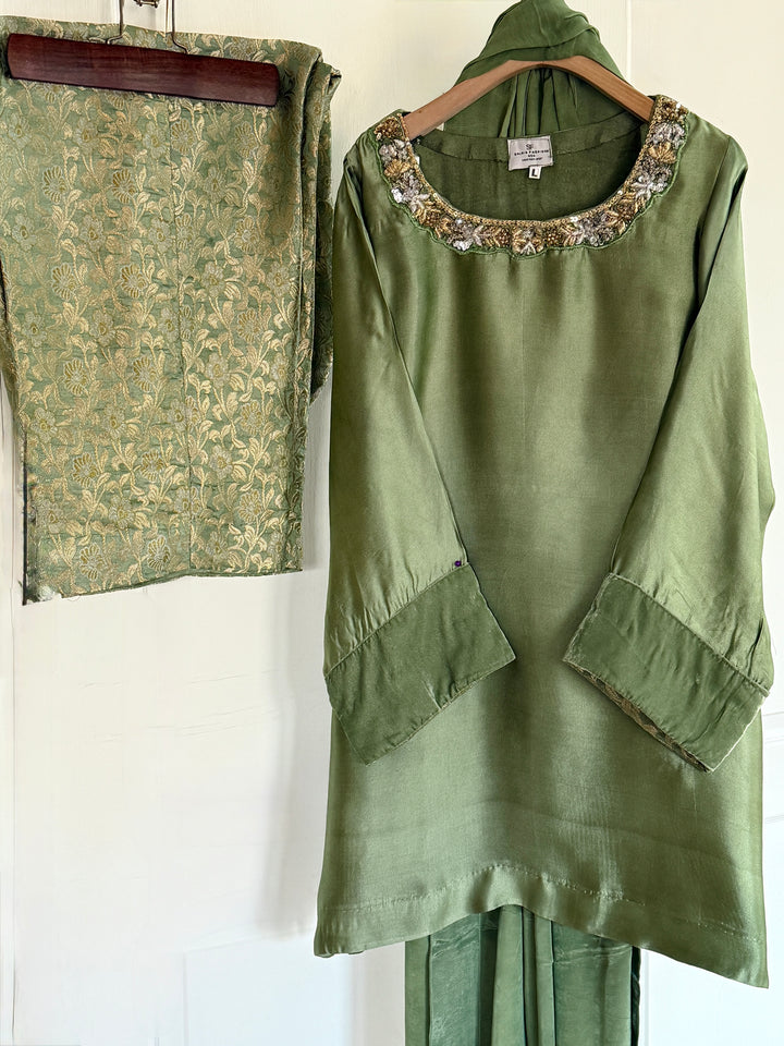 HANDWORK SHEESHA SILK PARTYWEAR SUIT CSPW05