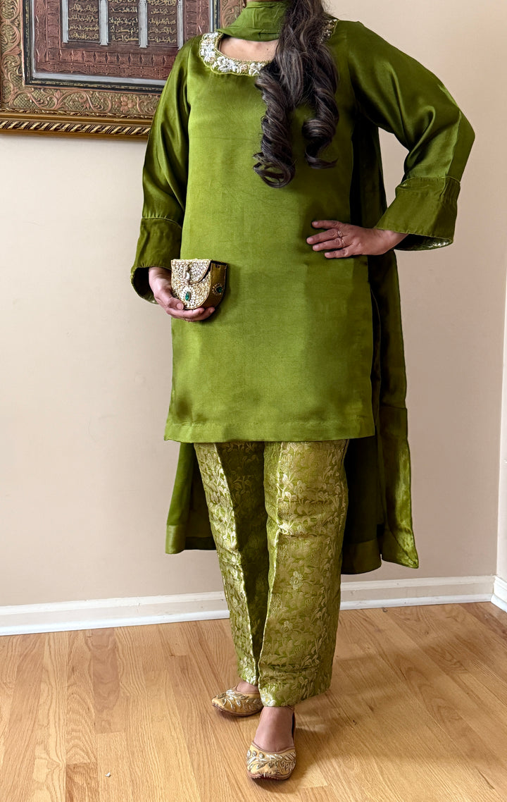 HANDWORK SHEESHA SILK PARTYWEAR SUIT CSPW06