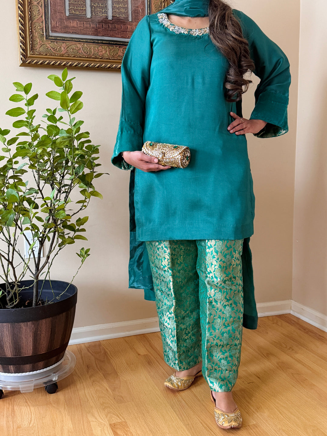 HANDWORK SHEESHA SILK PARTYWEAR SUIT CSPW03