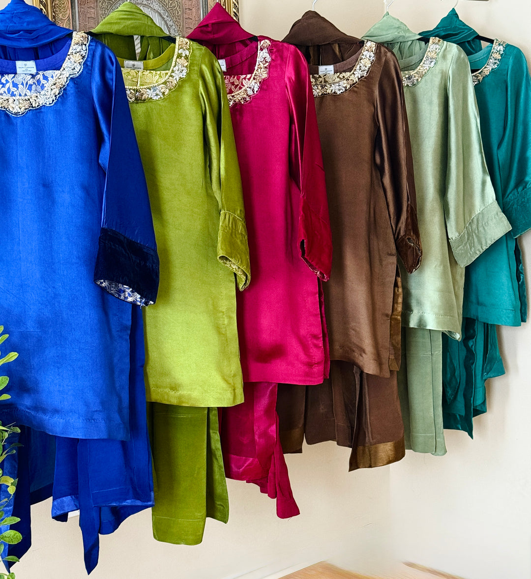 HANDWORK SHEESHA SILK PARTYWEAR SUIT CSPW02