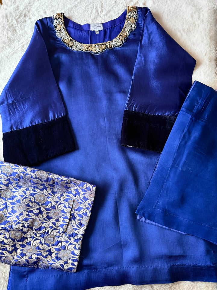 HANDWORK SHEESHA SILK PARTYWEAR SUIT CSPW02