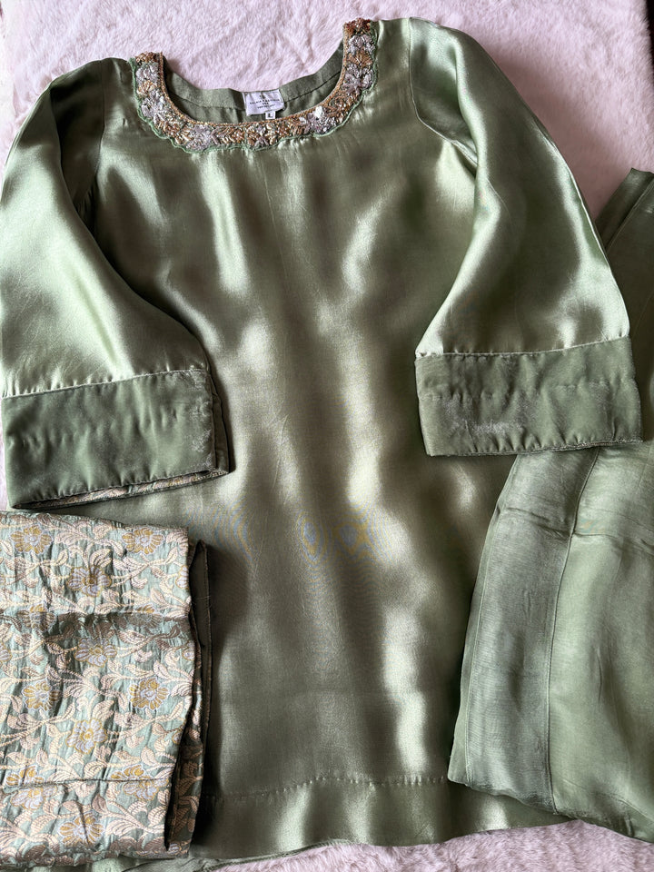 HANDWORK SHEESHA SILK PARTYWEAR SUIT CSPW05