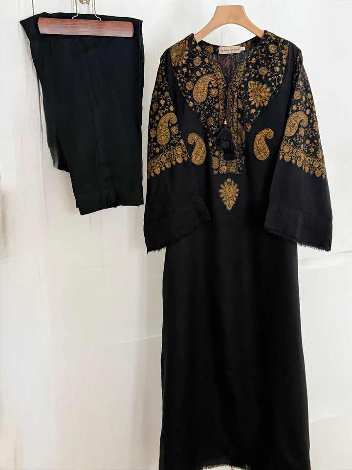 AARI EMBROIDERED PASHMINA KAFTAN SFP05