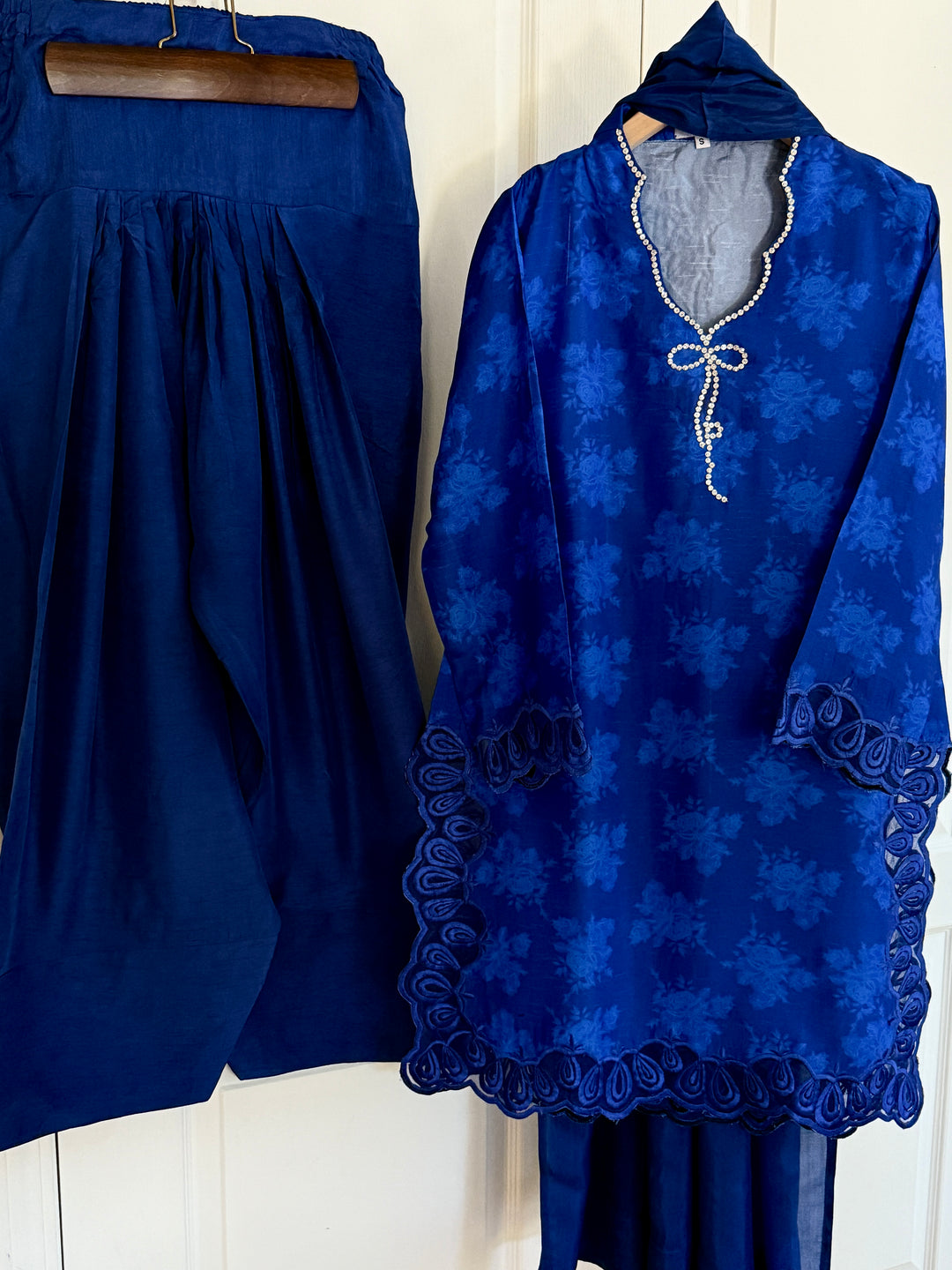 RAW SILK BOW FARSHI SHALWAR FRSH06