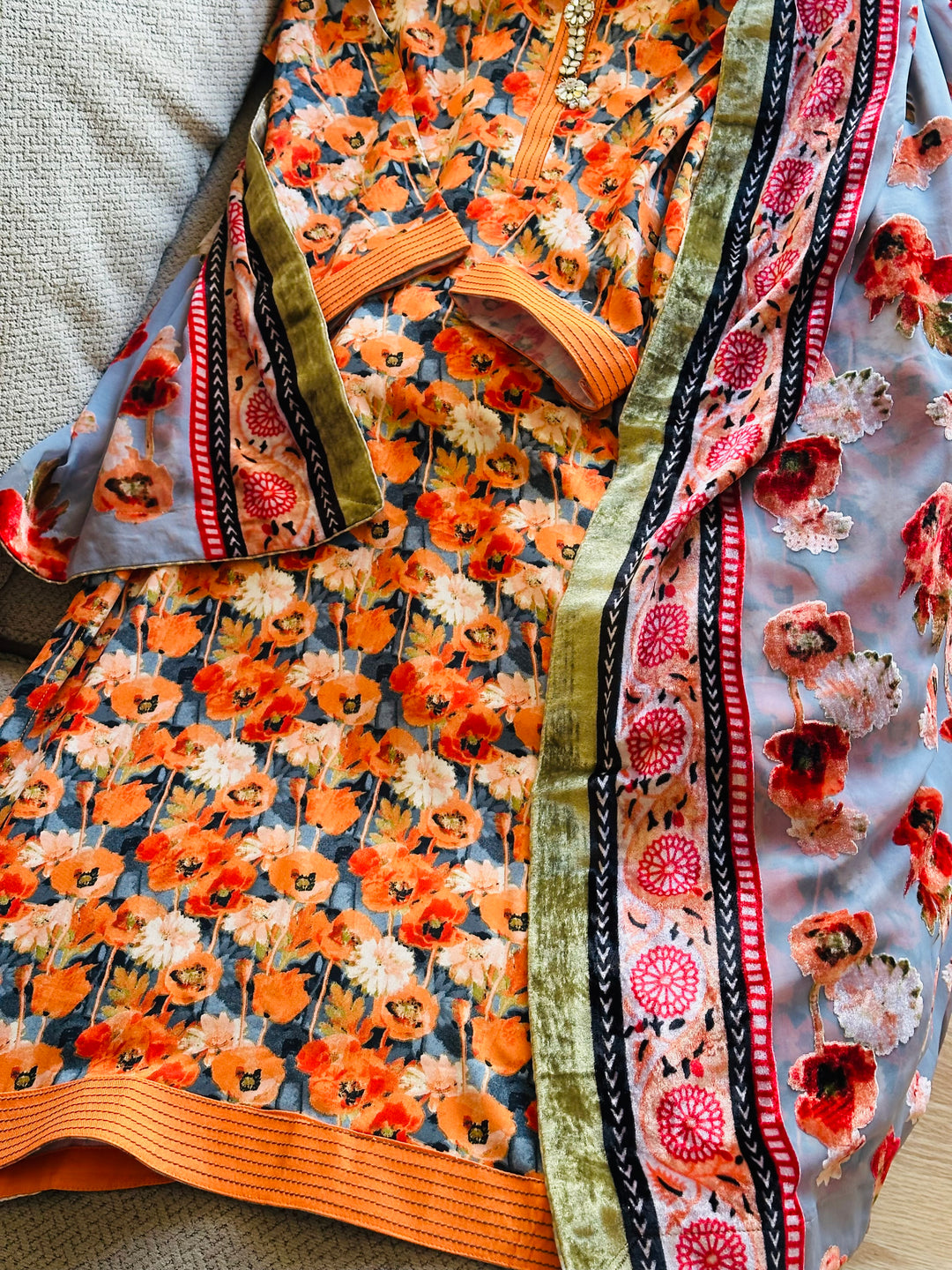 EMBROIDEREDLINEN SUIT WITH PALACHI DUPATTA PLSF10