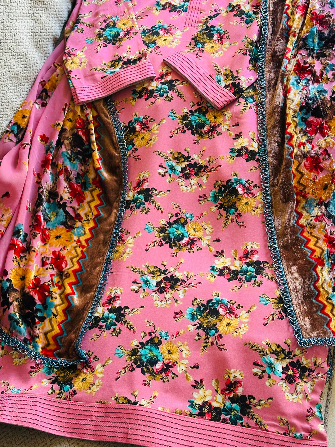 EMBROIDEREDLINEN SUIT WITH PALACHI DUPATTA PLSF09