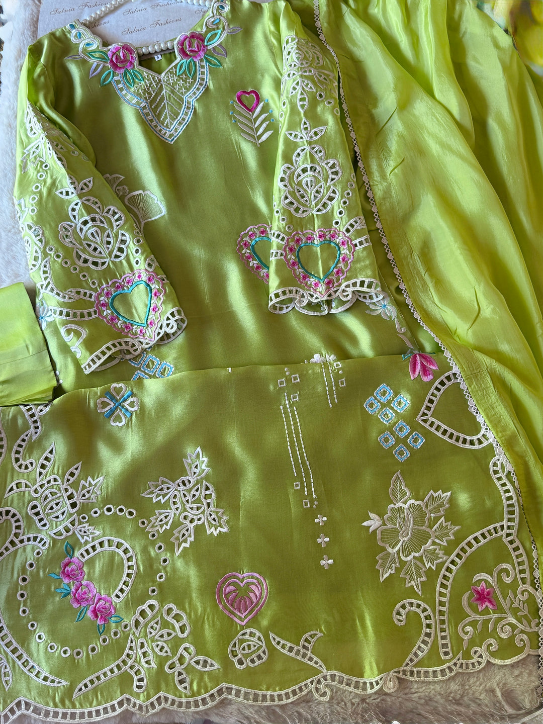 APPLIQUE EMBROIDERED SILK KAFTAN SFKF40