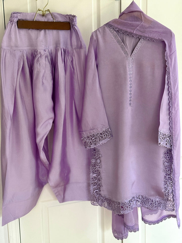 EMBROIDERED CUTWORK SHEESHA SILK FRSH08