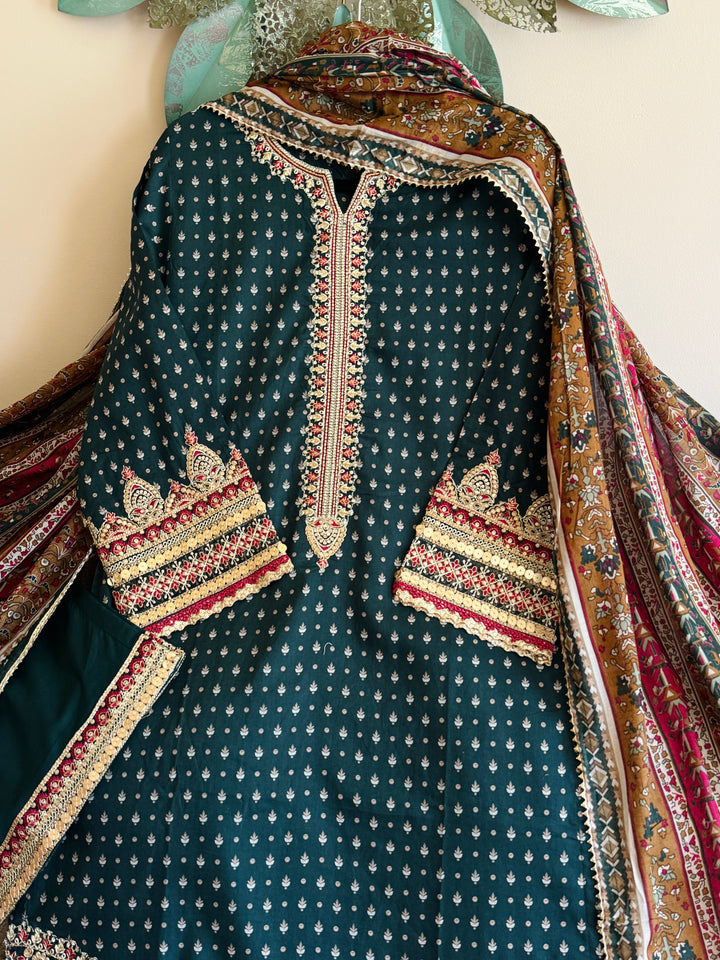 EMBROIDERED CASUAL WEAR LAWN 3-PC SUITS CWSF42