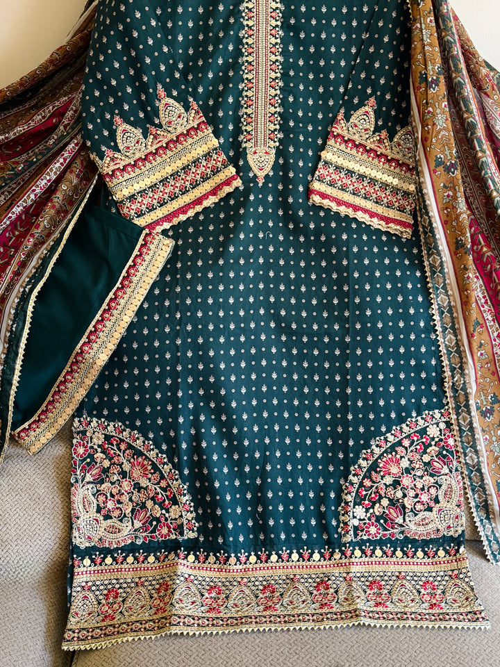 EMBROIDERED CASUAL WEAR LAWN 3-PC SUITS CWSF42