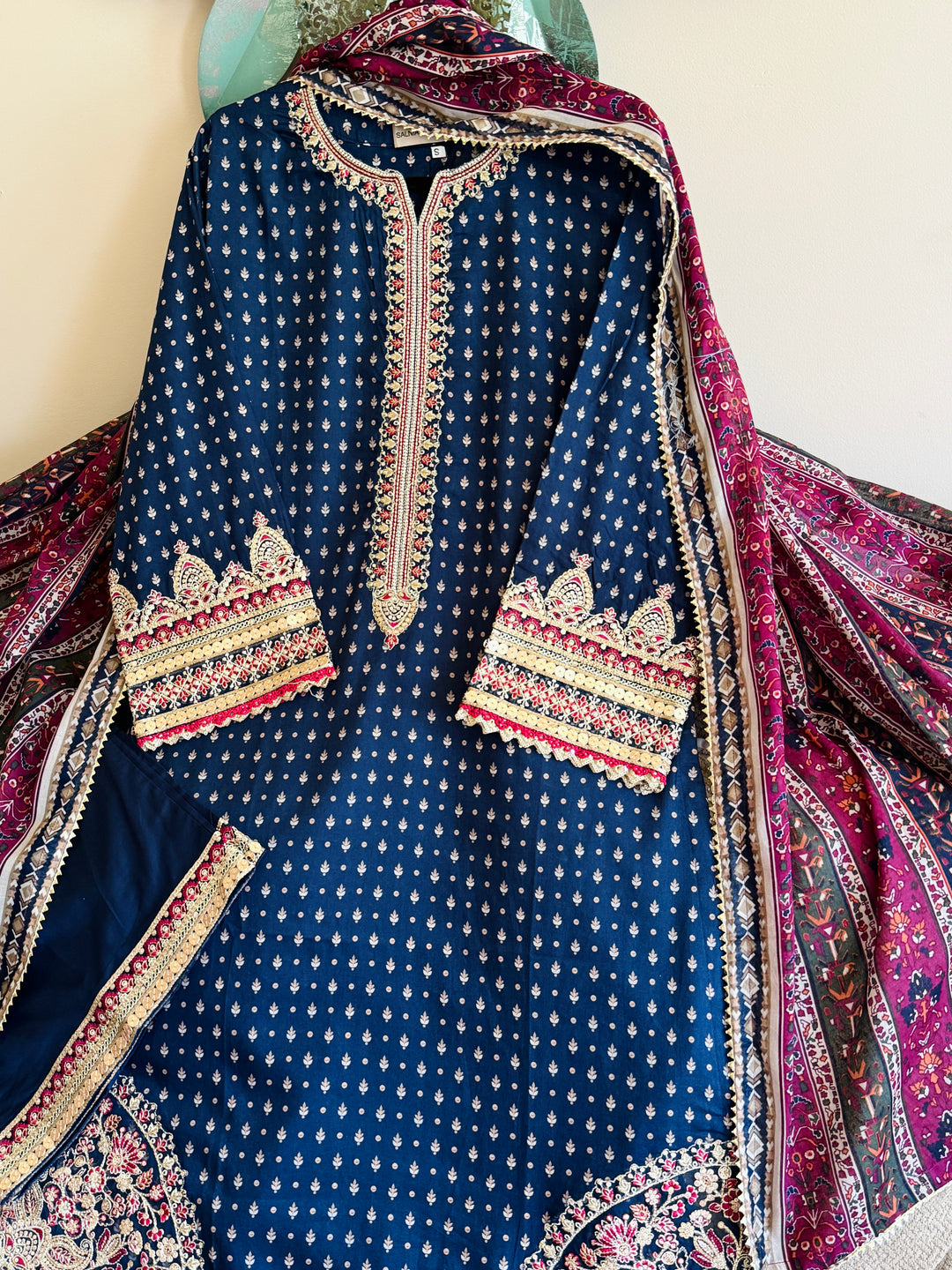 EMBROIDERED CASUAL WEAR LAWN 3-PC SUITS CWSF41