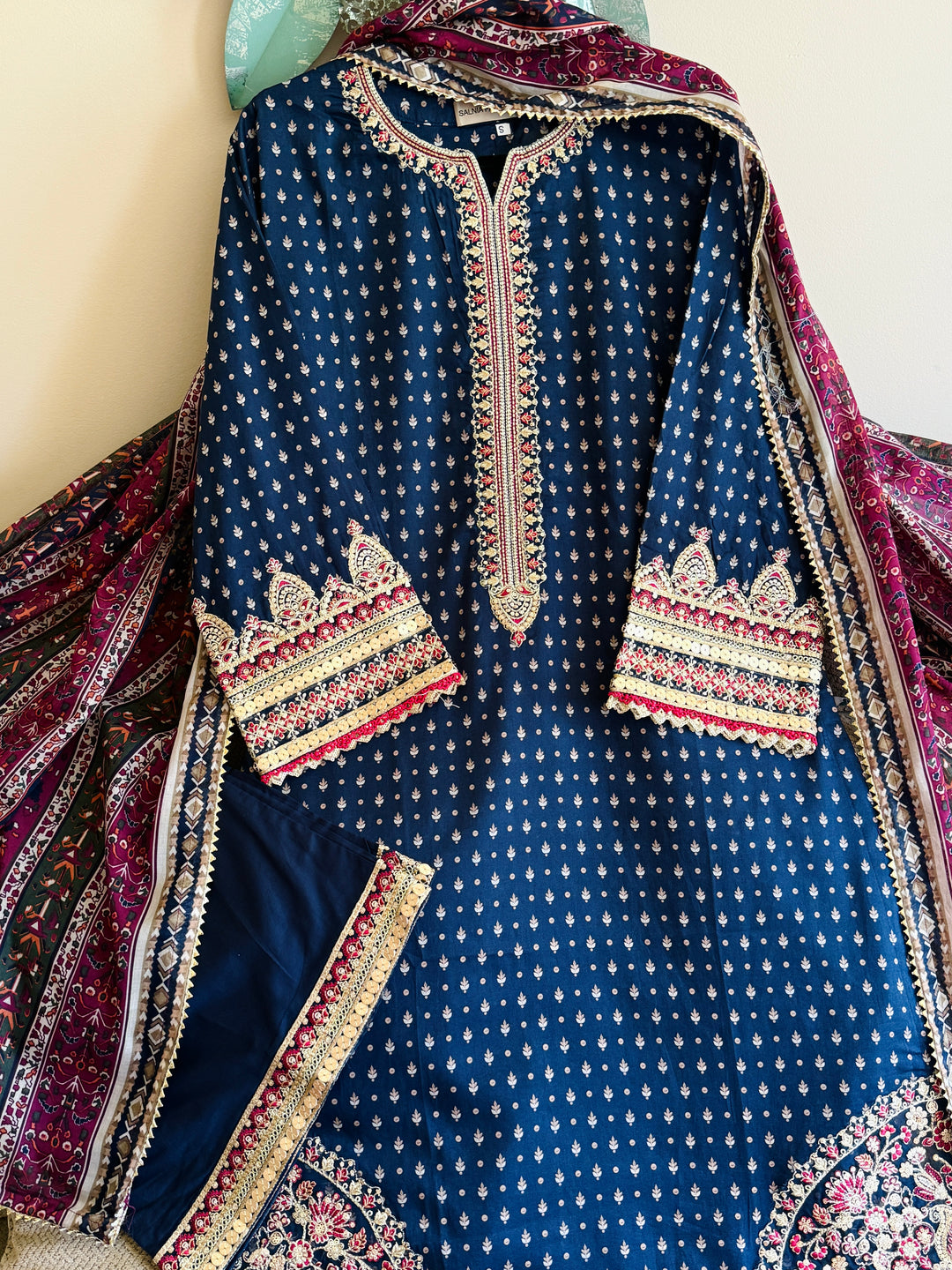 EMBROIDERED CASUAL WEAR LAWN 3-PC SUITS CWSF41