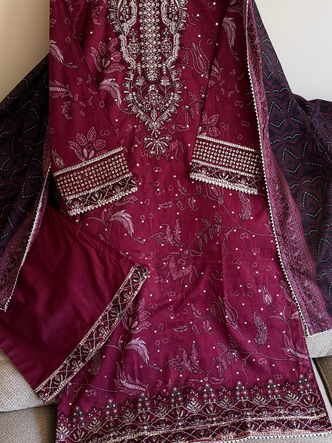 EMBROIDERED CASUAL WEAR LAWN 3-PC SUITS CWSF40