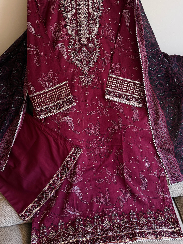 EMBROIDERED CASUAL WEAR LAWN 3-PC SUITS CWSF40