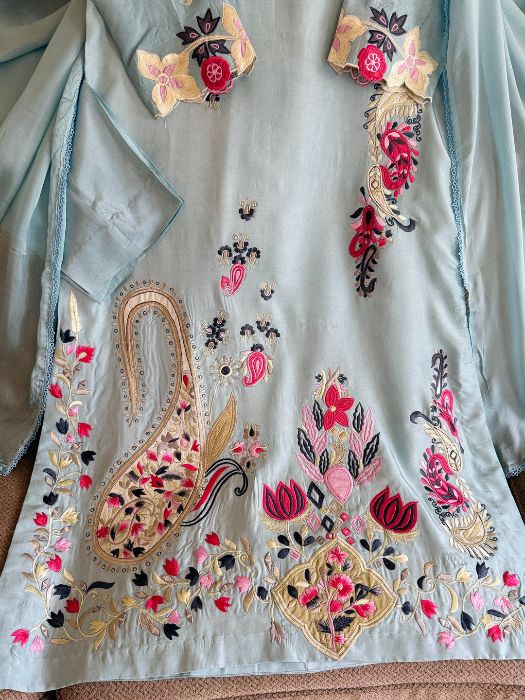 APPLIQUE EMBROIDERED SILK KAFTAN SFKF43