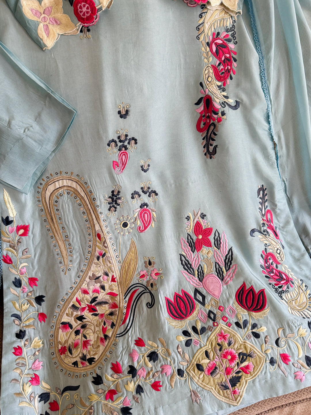APPLIQUE EMBROIDERED SILK KAFTAN SFKF43