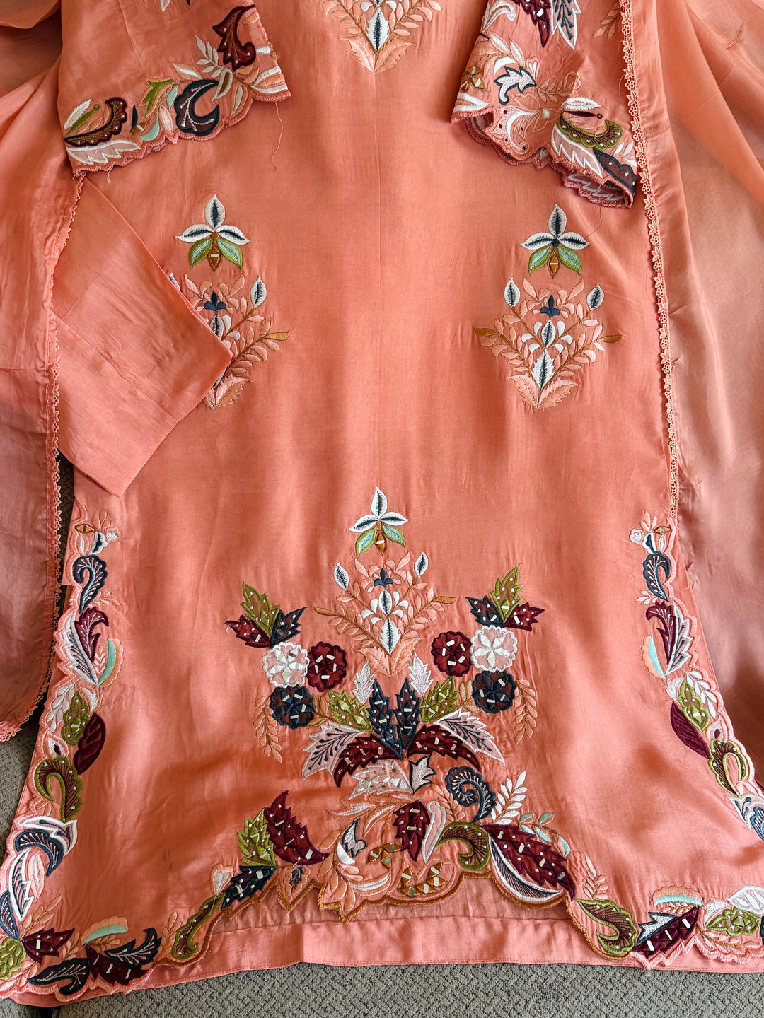 APPLIQUE EMBROIDERED SILK KAFTAN SFKF44