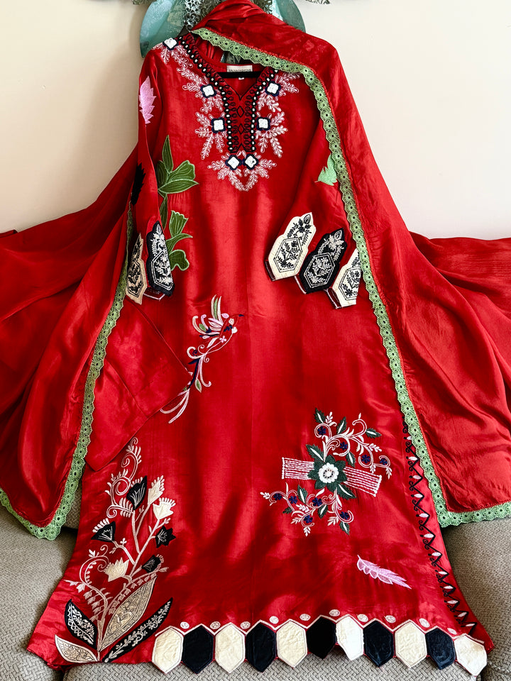 APPLIQUE EMBROIDERED SILK KAFTAN SFKF45