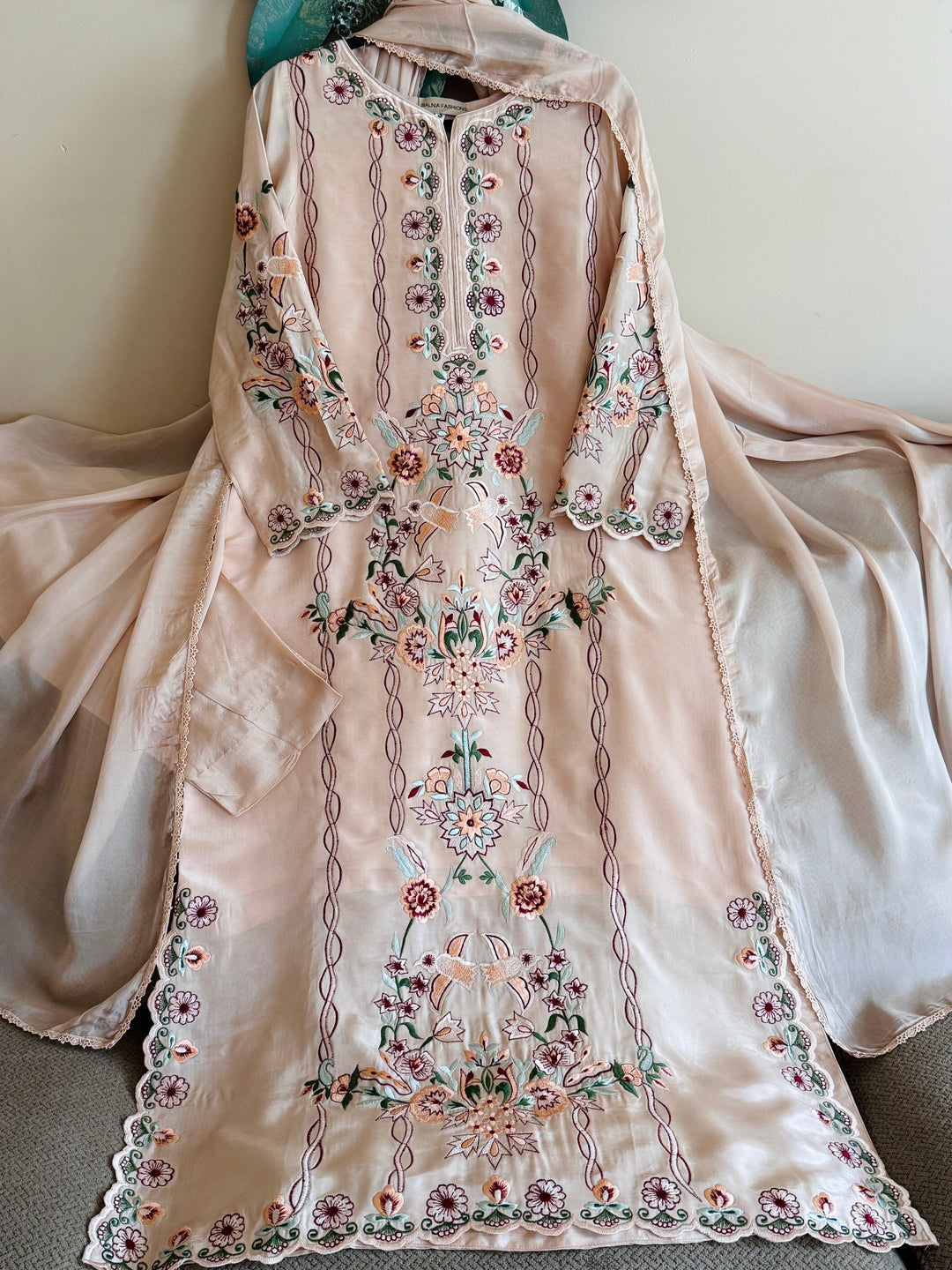 APPLIQUE EMBROIDERED SILK KAFTAN SFKF46