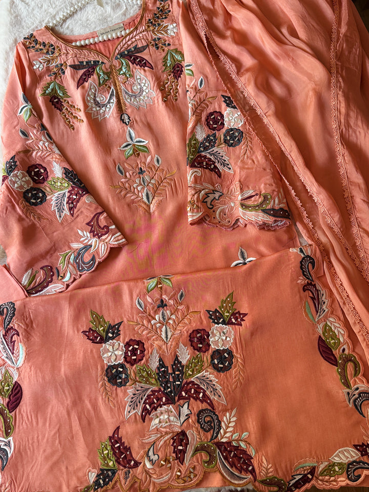 APPLIQUE EMBROIDERED SILK KAFTAN SFKF44
