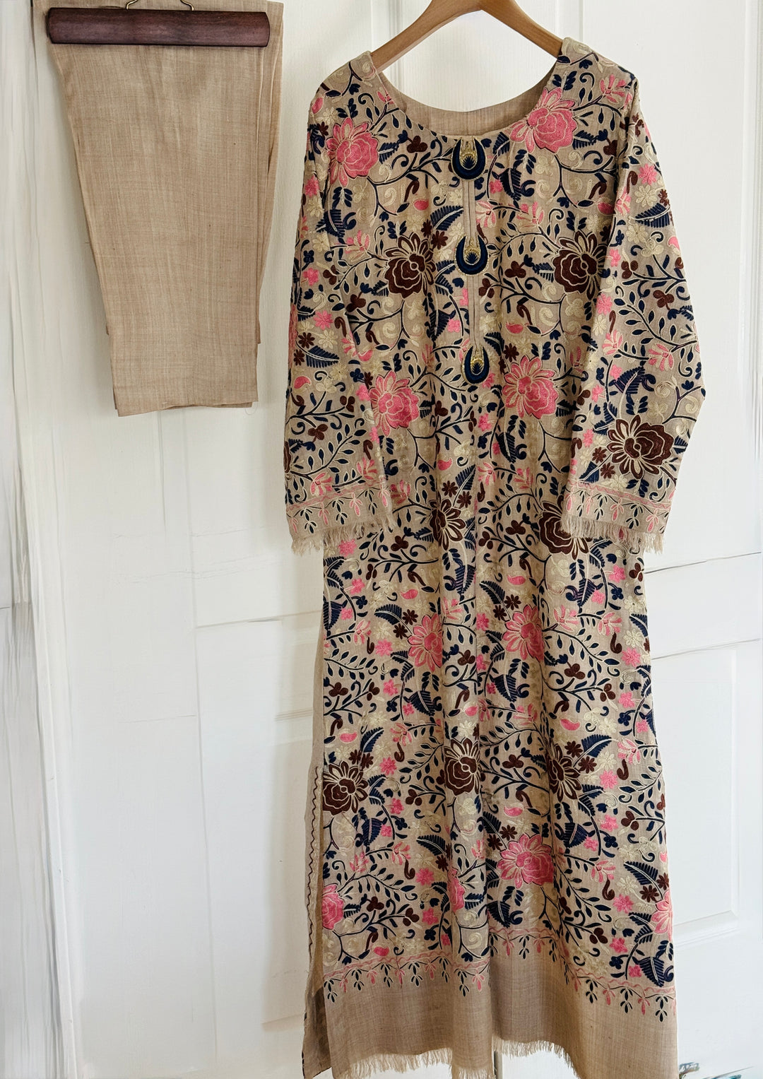 AARI EMBROIDERED PASHMINA KAFTAN SFP11