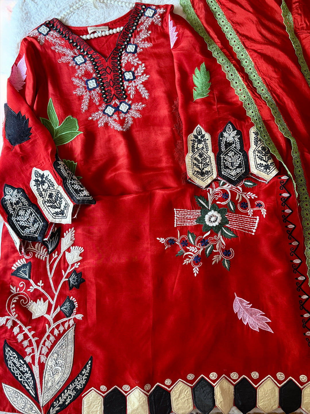 APPLIQUE EMBROIDERED SILK KAFTAN SFKF45