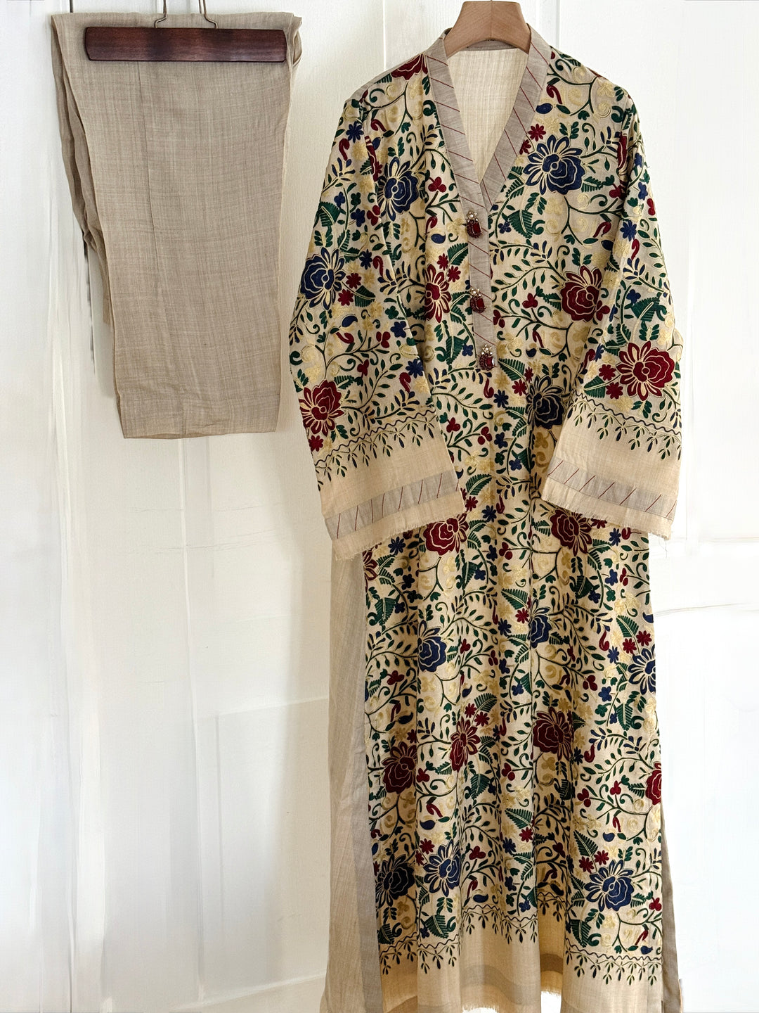 AARI EMBROIDERED PASHMINA KAFTAN SFP21