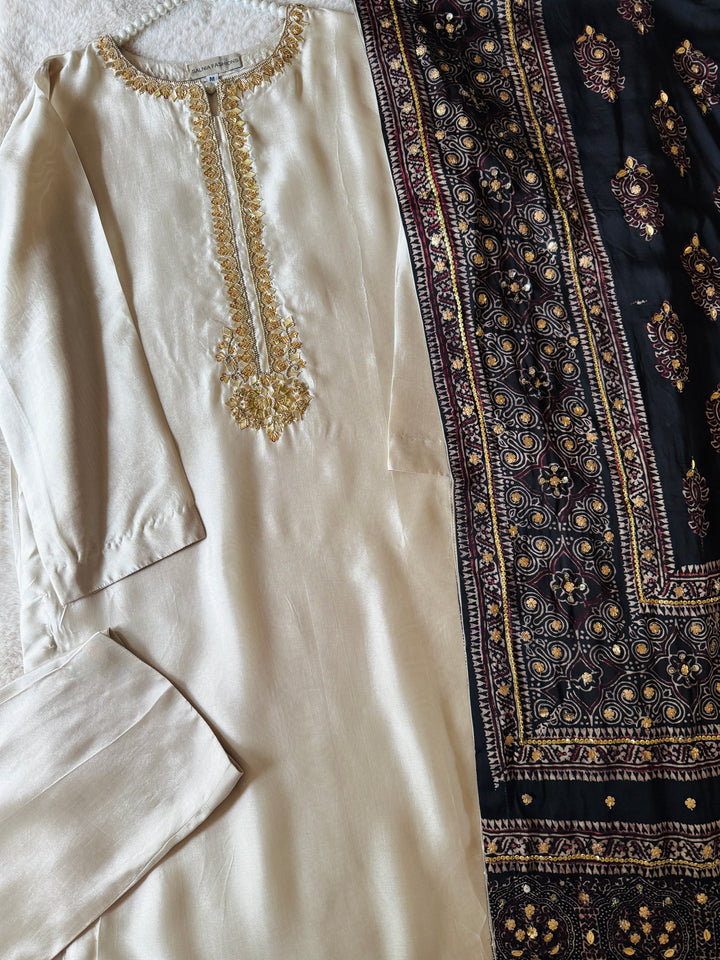 PURE SILK AJRAK SUIT AJSF02