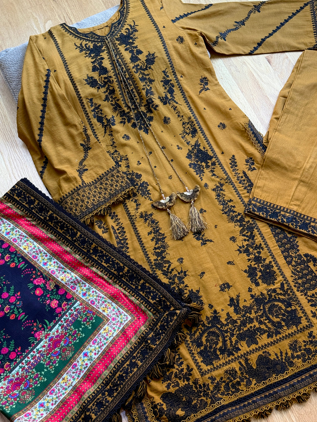 HUSSAIN REHAR WINTER COLLECTION SAAGE HRSF08