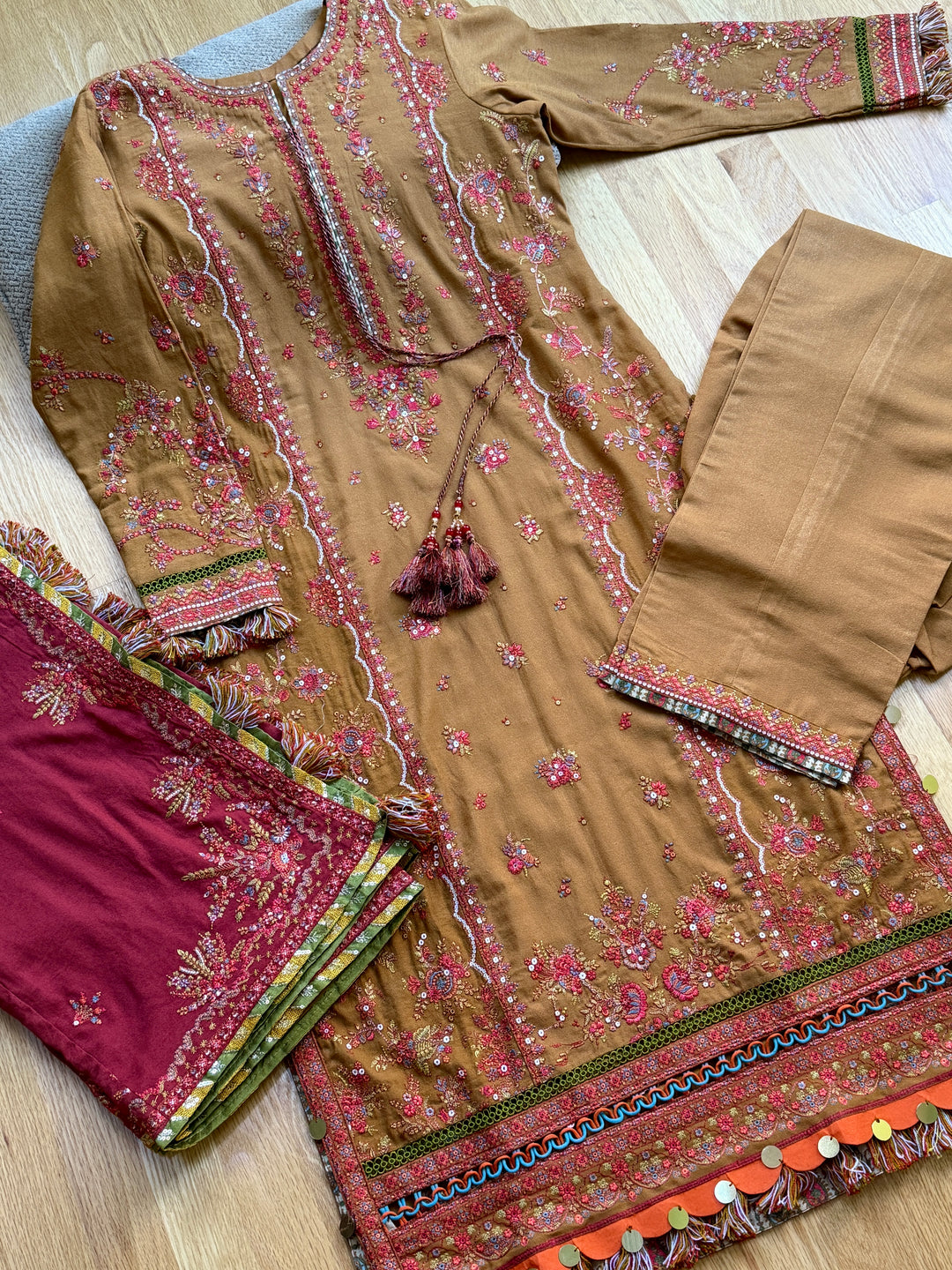 HUSSAIN REHAR WINTER COLLECTION TAWN HRSF05