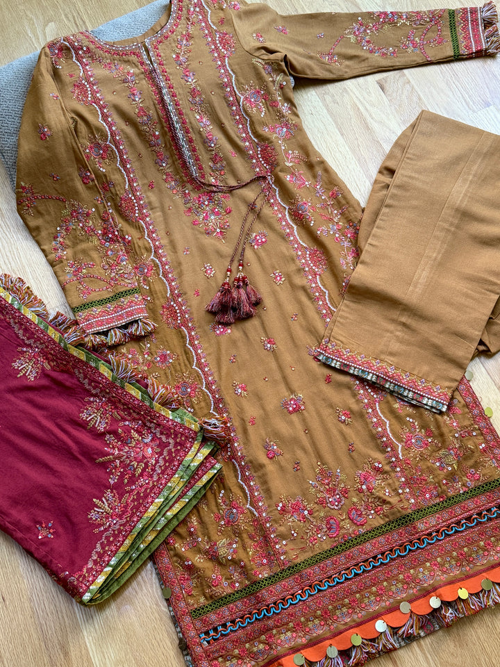 HUSSAIN REHAR WINTER COLLECTION TAWN HRSF05