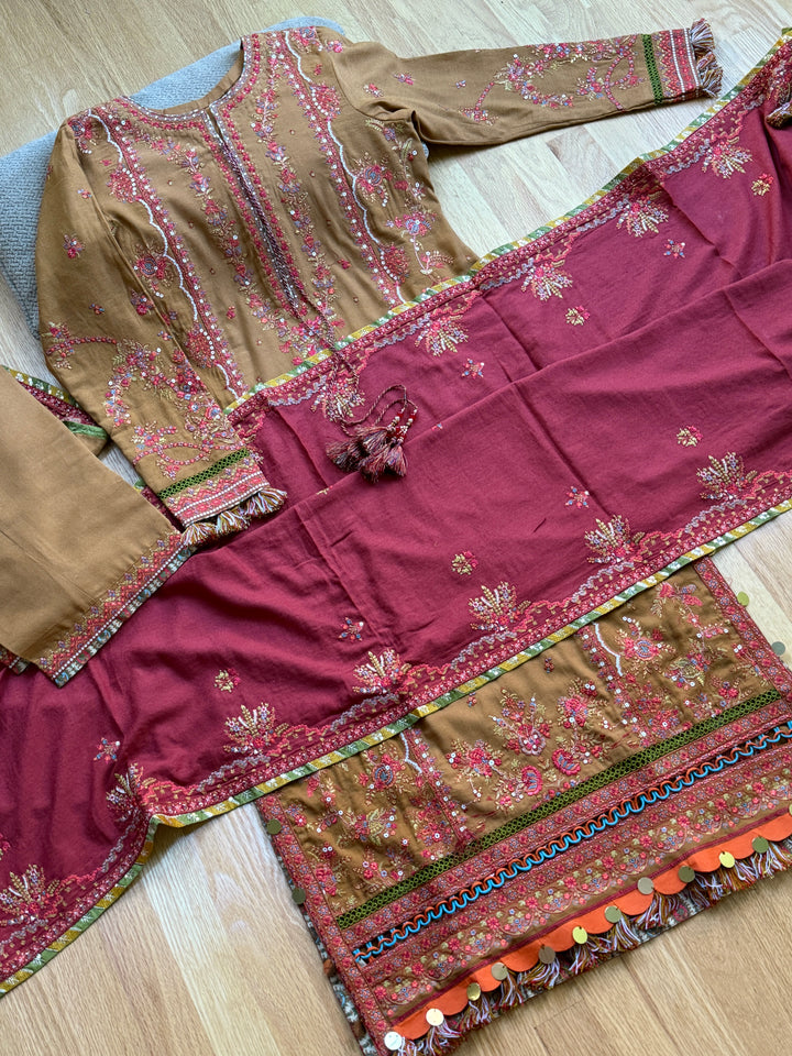 HUSSAIN REHAR WINTER COLLECTION TAWN HRSF05